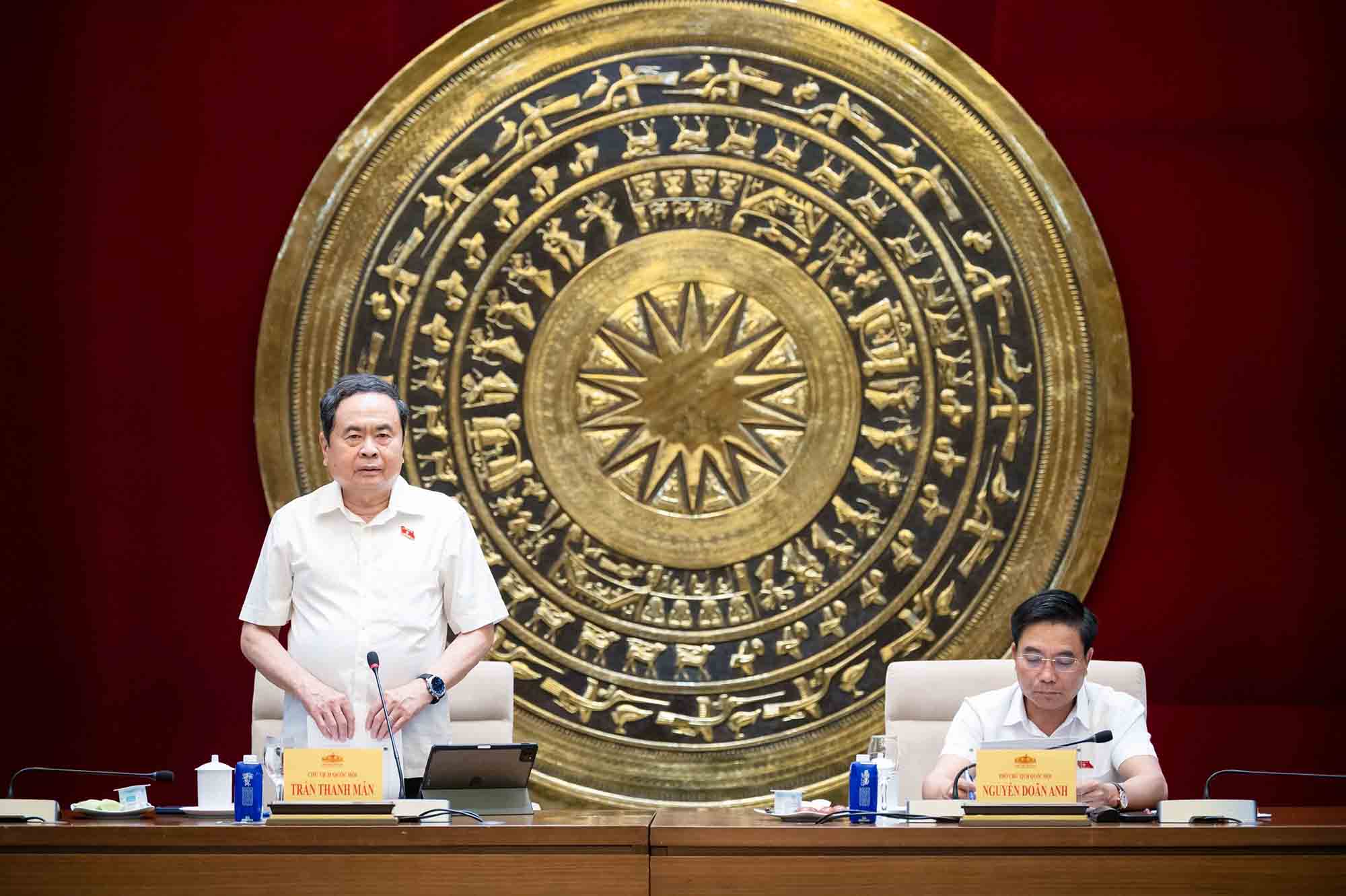 Politburo Member, National Assembly Chairman Tran Thanh Man requested clarification of prolonged backlog cases. Photo: Pham Thang.