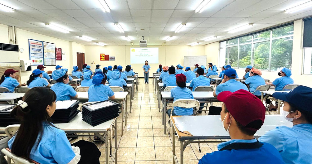 Công đoàn Daiwa Việt Nam khen thưởng 50 đoàn viên và tổ trưởng công đoàn xuất sắc. Ảnh: Công đoàn Daiwa Việt Nam