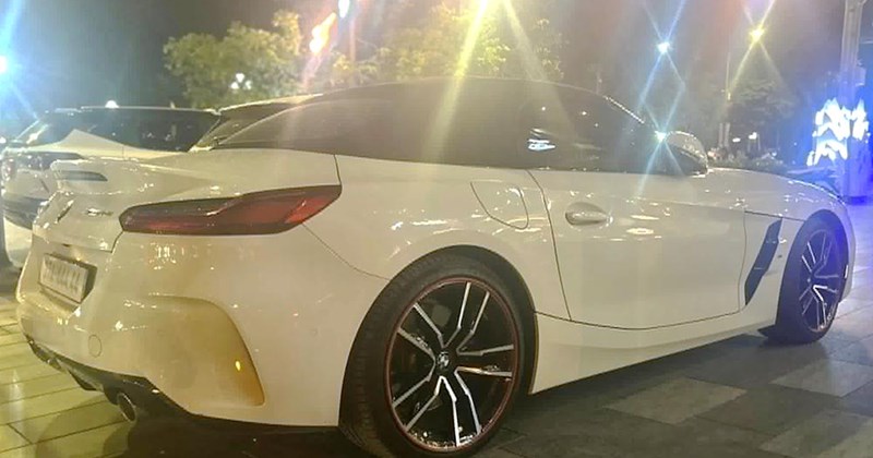 BMW Z4 biển số 5 số xuất hiện tại Nghệ An, gây chú ý