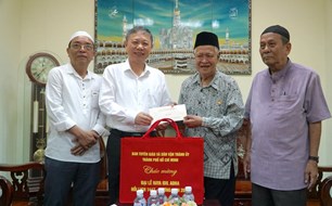 Lãnh đạo TPHCM thăm cộng đồng Hồi giáo ở TPHCM dịp Đại lễ Raya Idil Adha