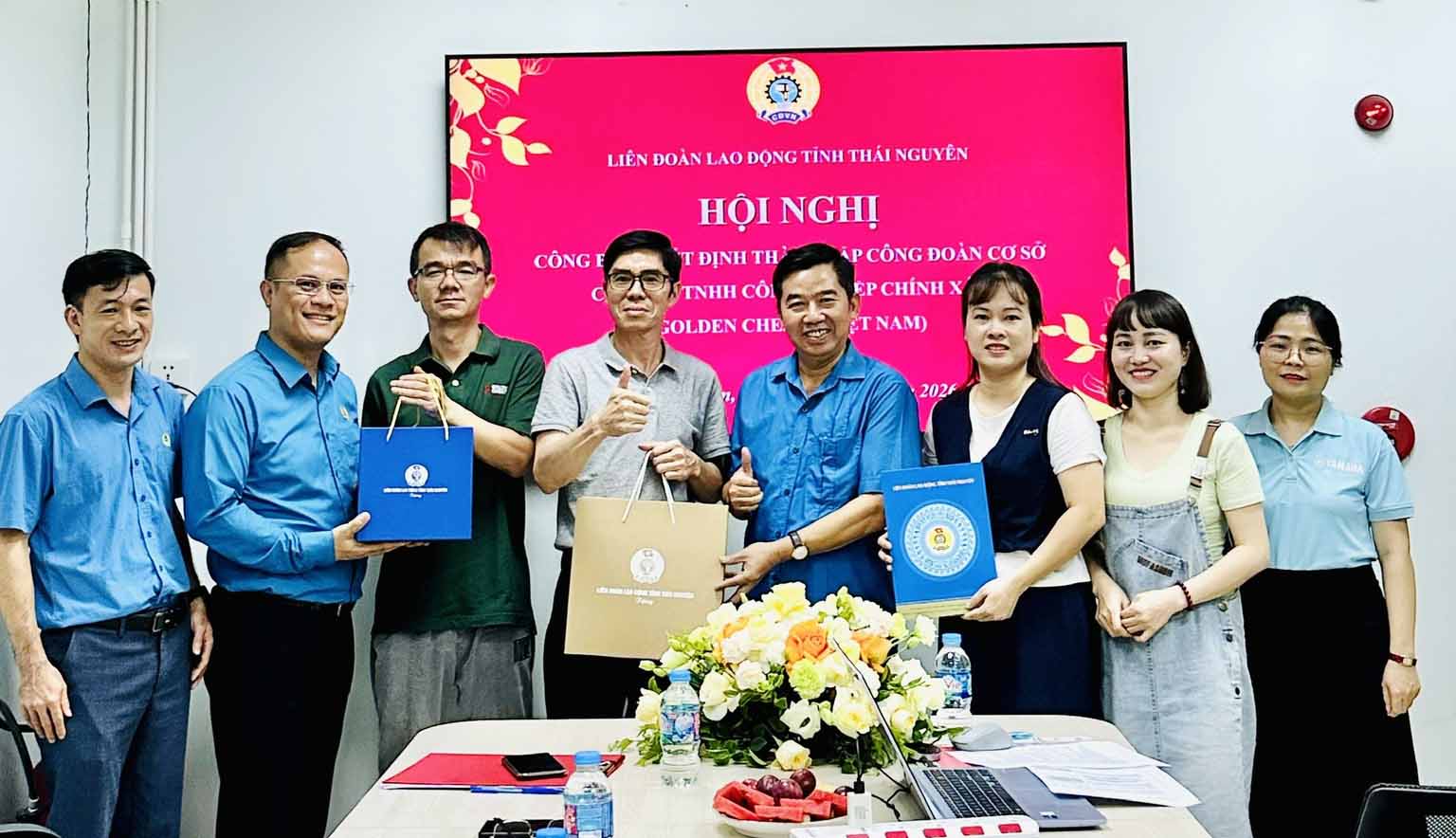 Announcing the decision to establish grassroots trade unions in Thai Nguyen. Photo: Thai Nguyen Labor Federation