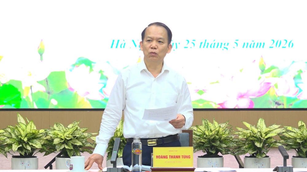 Minister of Justice Hoang Thanh Tung chairs a meeting to review many draft laws, ordinances, and resolutions expected to be submitted to the National Assembly and the National Assembly Standing Committee in 2026. Photo: Ministry of Justice