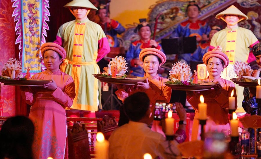 Hue City organizes experiential activities at heritage sites at night to serve people and tourists. Photo: Le Dinh Hoang.