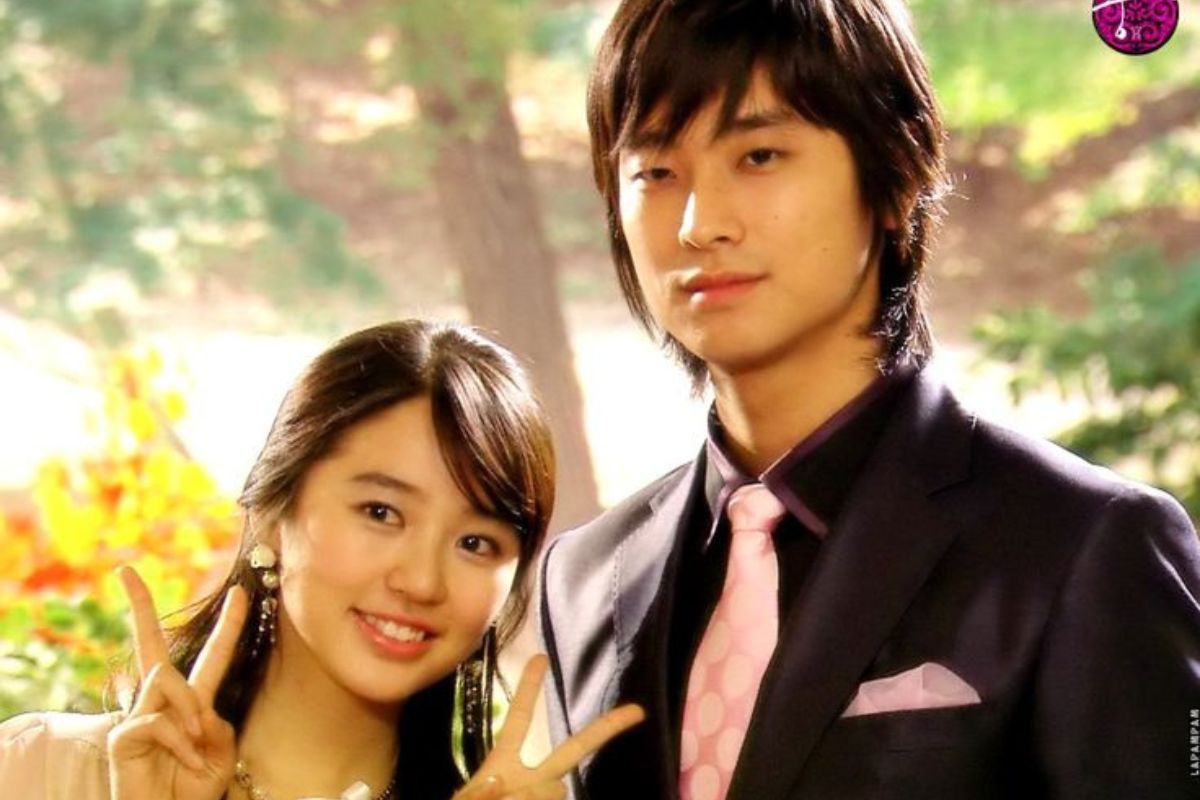 Yoon Eun Hye and Joo Ji Hoon in "The Imperial Palace". Photo: Producer