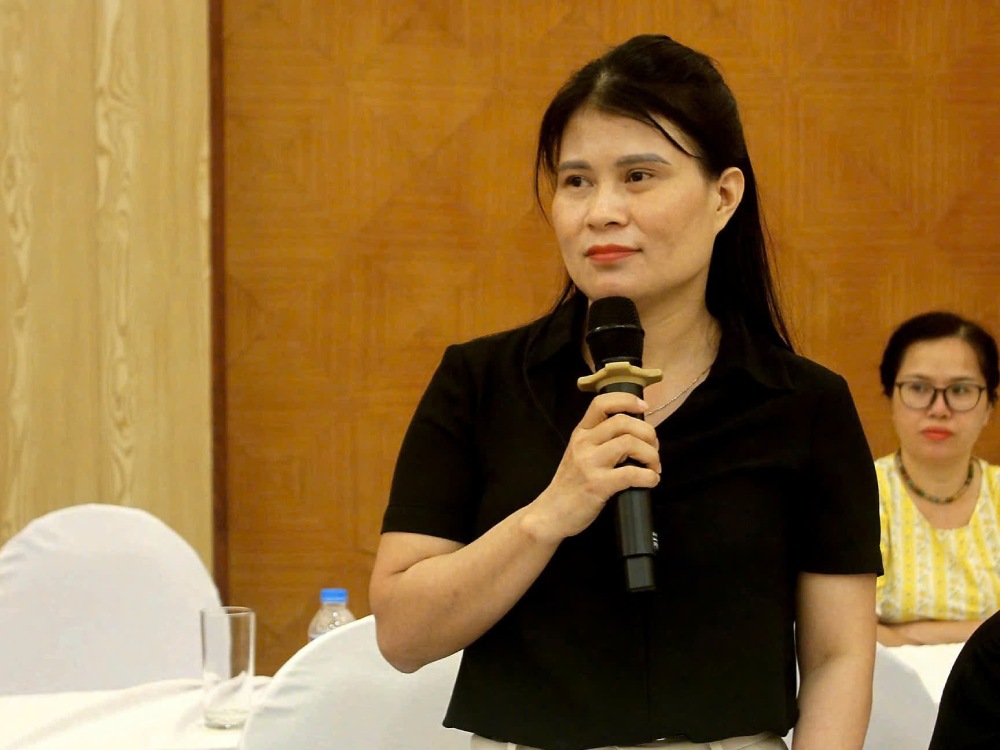 Bà Nguyễn Thị Nghĩa, nhân viên thư viện – Công đoàn Trường Đại học Sư phạm Thể dục Thể thao Hà Nội. Ảnh: Quỳnh Chi