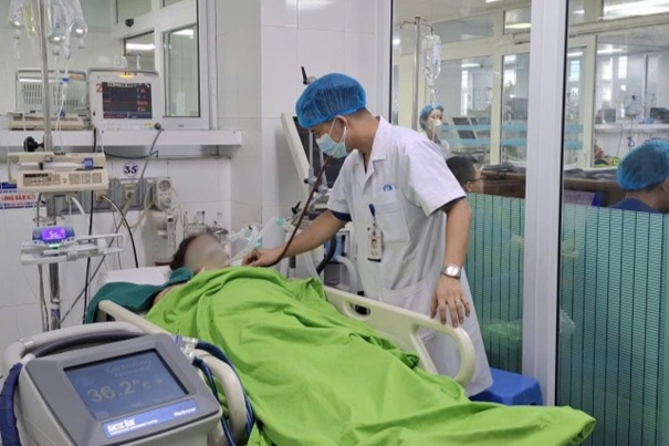 Phu Tho Provincial General Hospital has just received 2 cases of heat shock due to working in hot weather. Photo: Phu Tho Provincial General Hospital
