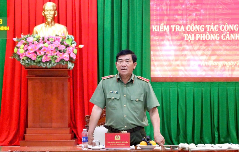 Thiếu tướng Nguyễn Văn Hận, Giám đốc Công an tỉnh An Giang phát biểu. Ảnh: Tiến Dũng