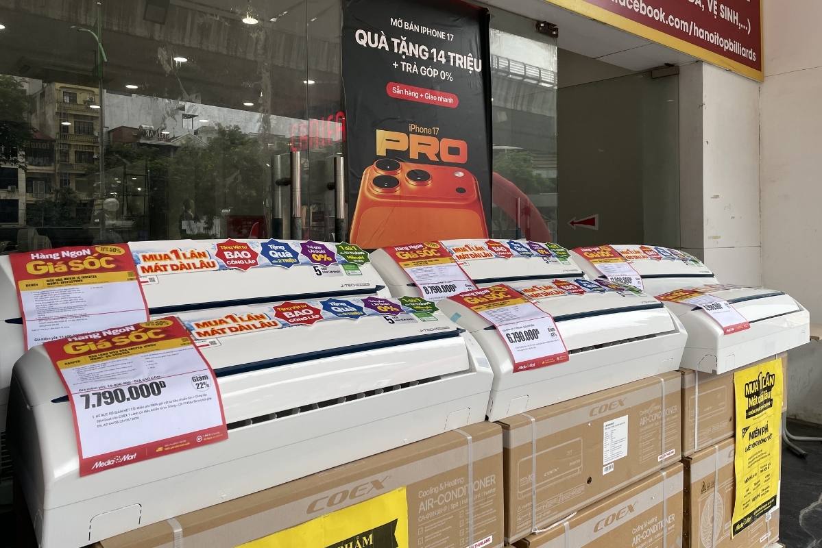 Điều hòa, quạt gió là những sản phẩm không thể thiếu trong mùa hè. Ảnh: Thanh Bình