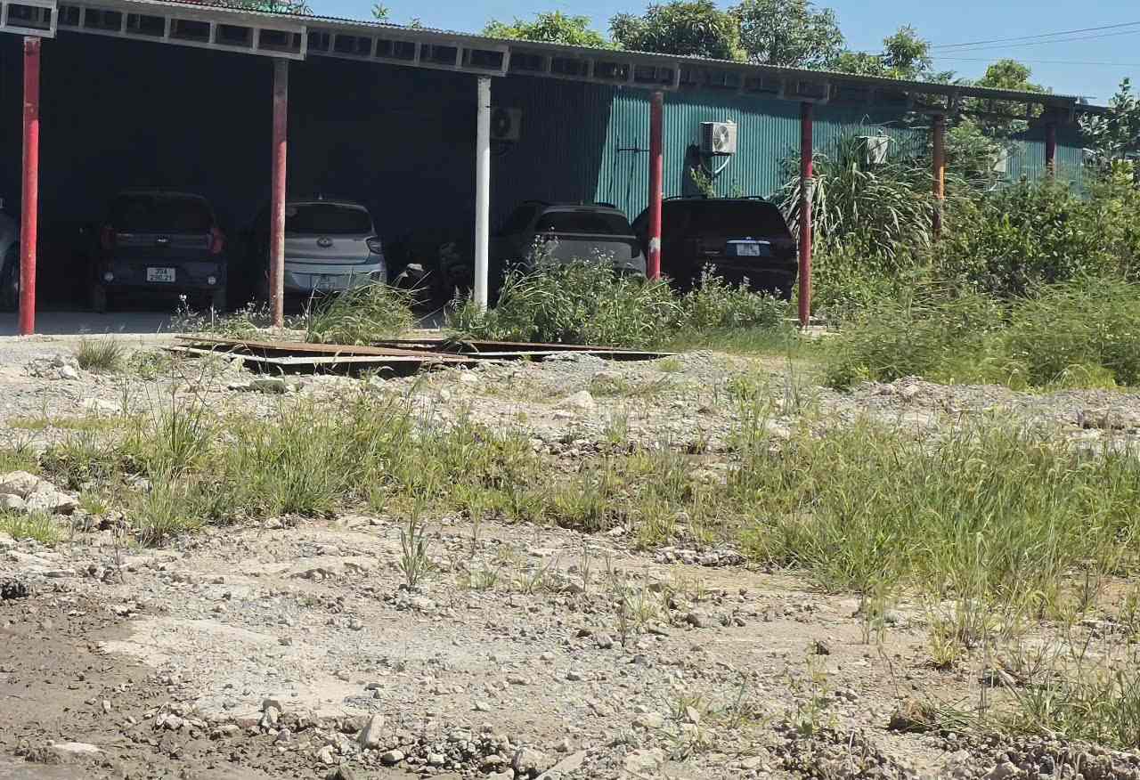 Toan Thang Ninh Binh Trading Service Co., Ltd. has encroached on more than 19,000m2 of land in Yen Thang ward, Ninh Binh province to build illegal works. Photo: Dieu Anh
