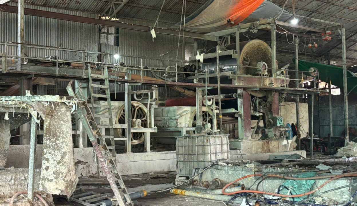 Những dây chuyền tái chế giấy lạc hậu đã bị "khai tử" tại Bắc Ninh đang tìm đường đến các tỉnh miền núi phía Bắc để tiếp tục hoạt động. Ảnh: PV.