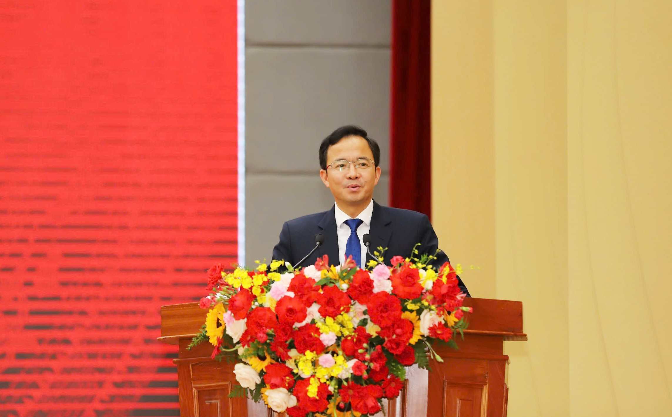 Ông Nguyễn Văn Lộc, tân Bí thư Đảng ủy phường Xuân Hương - Đà Lạt phát biểu nhận nhiệm vụ. Ảnh: Phúc Khánh