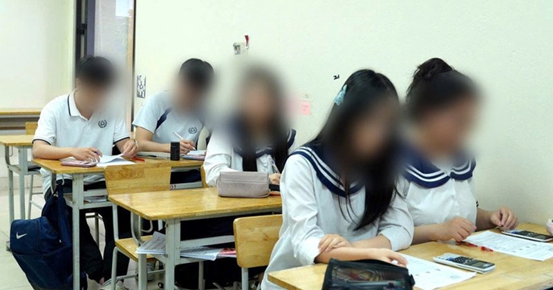 Áp lực vô hình từ "con nhà người ta