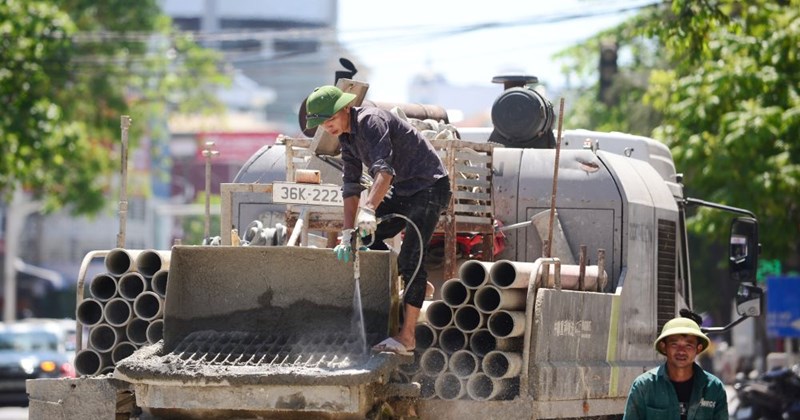 Thanh Hóa: Kiếm sống dưới nắng 40 độ C