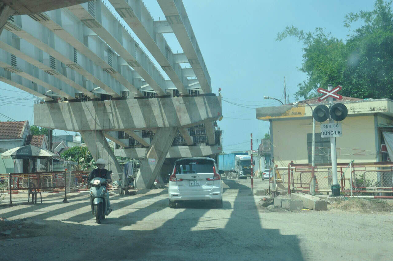 The construction progress of the National Highway 14E upgrade project reached about 75%, many basic bridge items are completed. Photo: Vietnam Road Administration