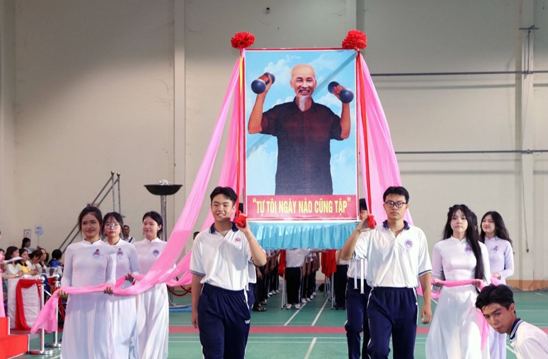 Photo: news.laodong.vn Dong Thap Provincial Sports Festival: Badminton Competition Highlights Dao Thanh Action