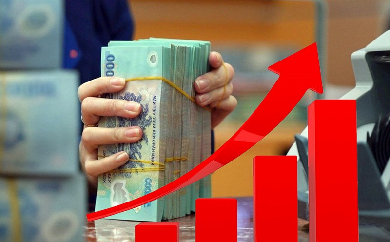 What do attractive interest rate offers at Vietcombank and MB reveal about the health of cash flow and capital pressure of banks? Photo: Khuong Duy