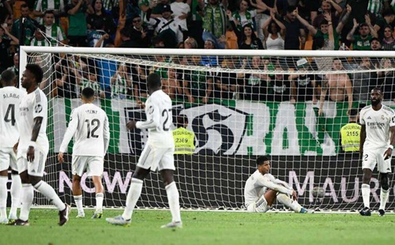 Thêm một mùa giải trắng tay khiến các cầu thủ Real Madrid mất giá nghiêm trọng. Ảnh: AFP
