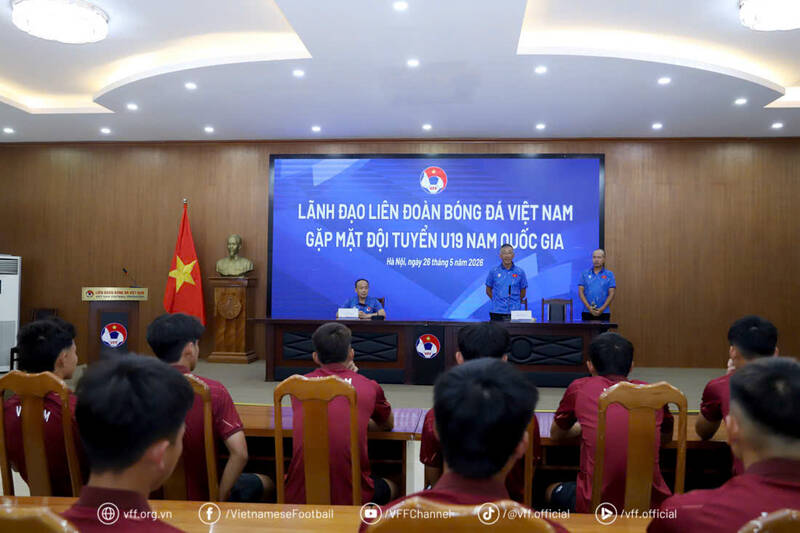 Ban huấn luyện U19 Việt Nam quyết tâm thi đấu tốt. Ảnh: VFF