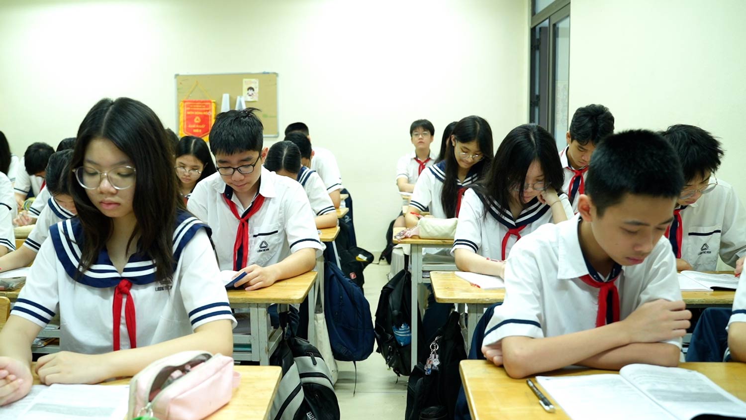 Thí sinh tại Hà Nội chuẩn bị bước vào kỳ thi vào lớp 10 THPT. Ảnh: Vân Trang