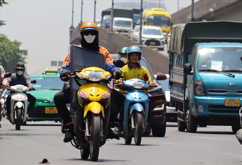 Hot weather forecast in the North will continue for the next 2 days. Photo: Huu Chanh
