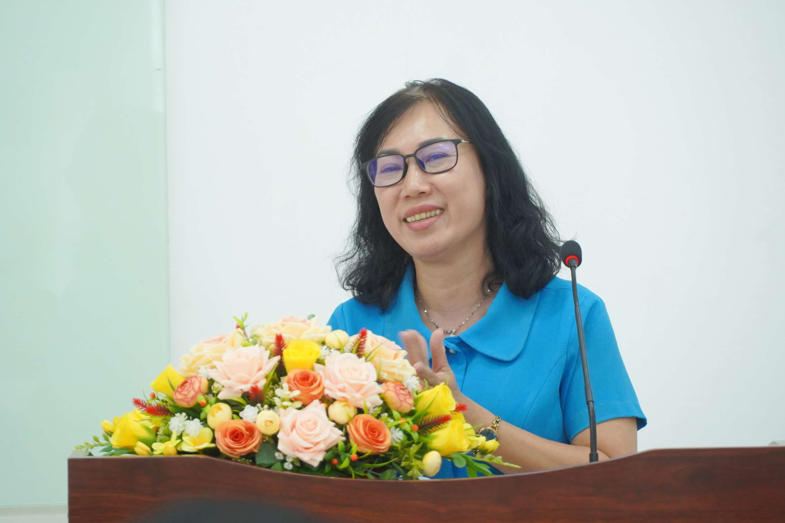 Bà Trần Ngọc Mỹ - Phó Chủ tịch LĐLĐ TP Cần Thơ phát biểu tại buổi lễ. Ảnh: Tạ Quang