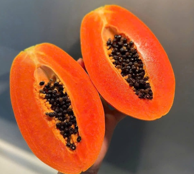 Papaya is a fruit believed to be good for eye health. Photo: Kieu Vu