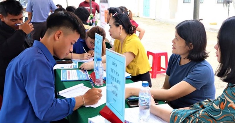 Quảng Ngãi: Gần 4.000 lao động có việc làm qua phiên giao dịch