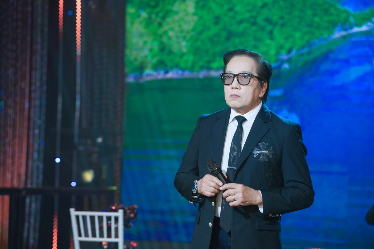 유명 가수 엘비스 프엉. 사진: 예술가 제공.