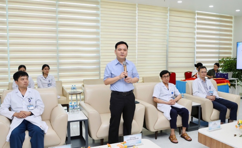 PGS.TS.BS. Nguyễn Thanh Hồi - Tổng Giám đốc Bệnh viện Đại học Phenikaa chia sẻ định hướng, năng lực chuyên môn và cam kết của bệnh viện khi gia nhập mạng lưới y học thể thao. Ảnh: VFF