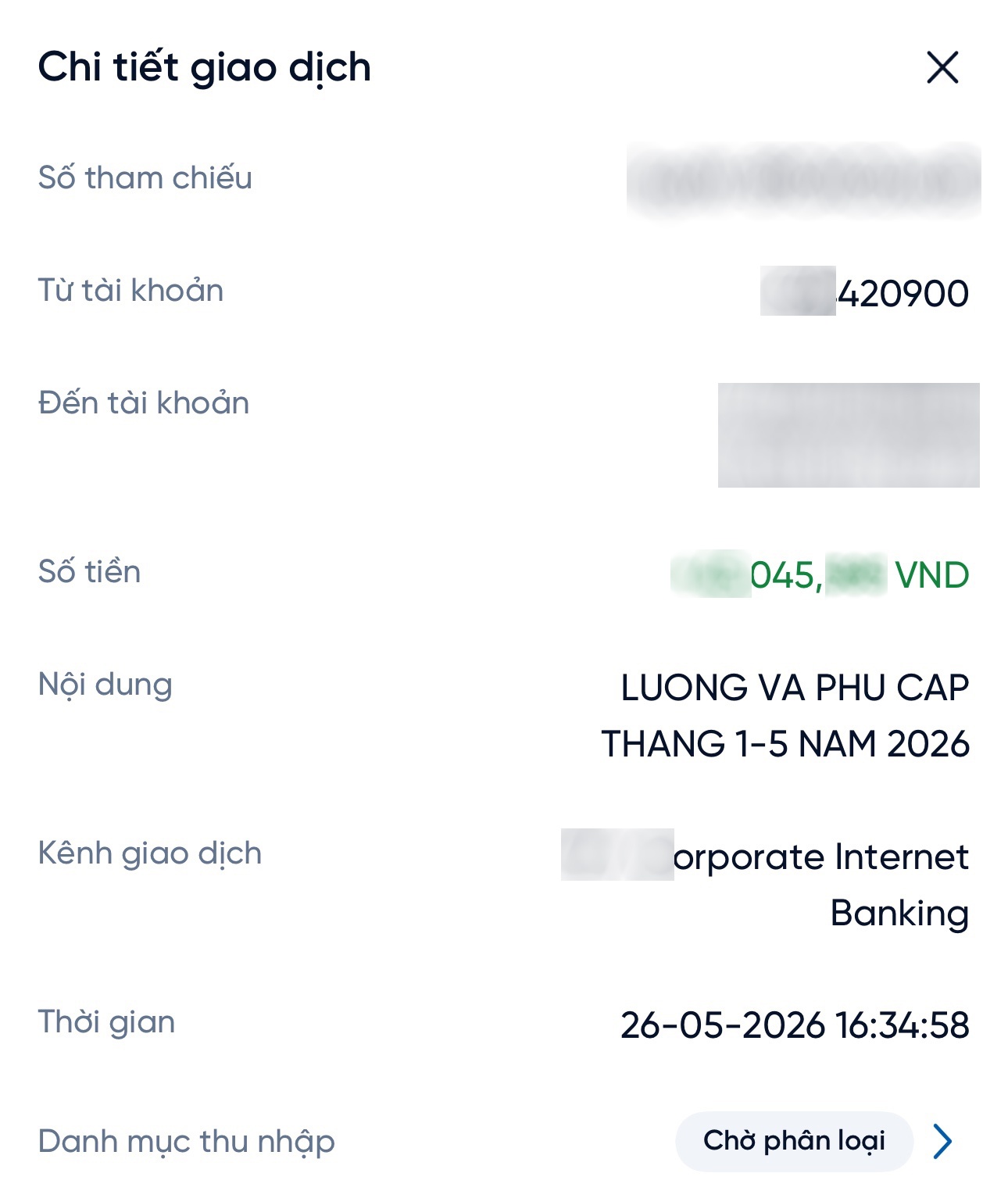 Cô P.T.D đã được nhận 5 tháng lương sau thời gian dài chờ đợi. Ảnh: Ngọc Anh