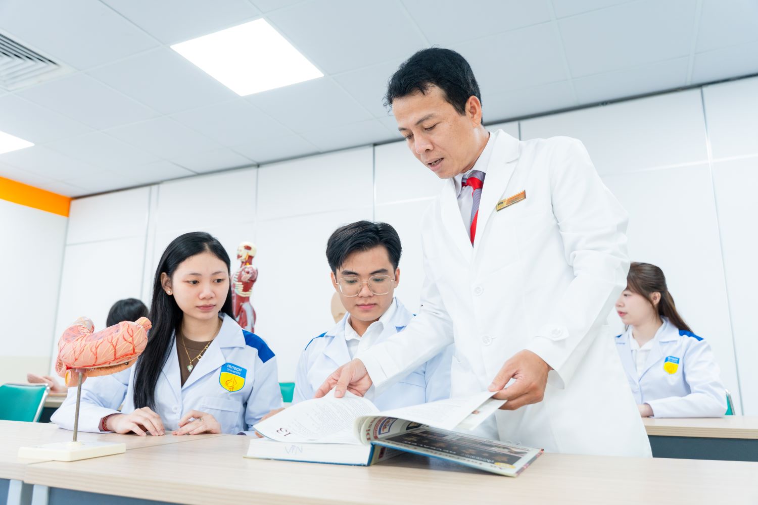 Ho Chi Minh City University of Technology (HUTECH) provides additional medical training. Photo: Xuan Dung