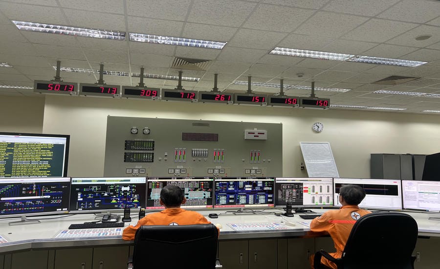 Las centrales eléctricas se esfuerzan por suministrar electricidad en la temporada de calor. Foto: Cuong Ngo