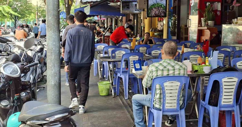 TP.HCM: Người dân mong muốn thuê vỉa hè để kinh doanh hợp pháp