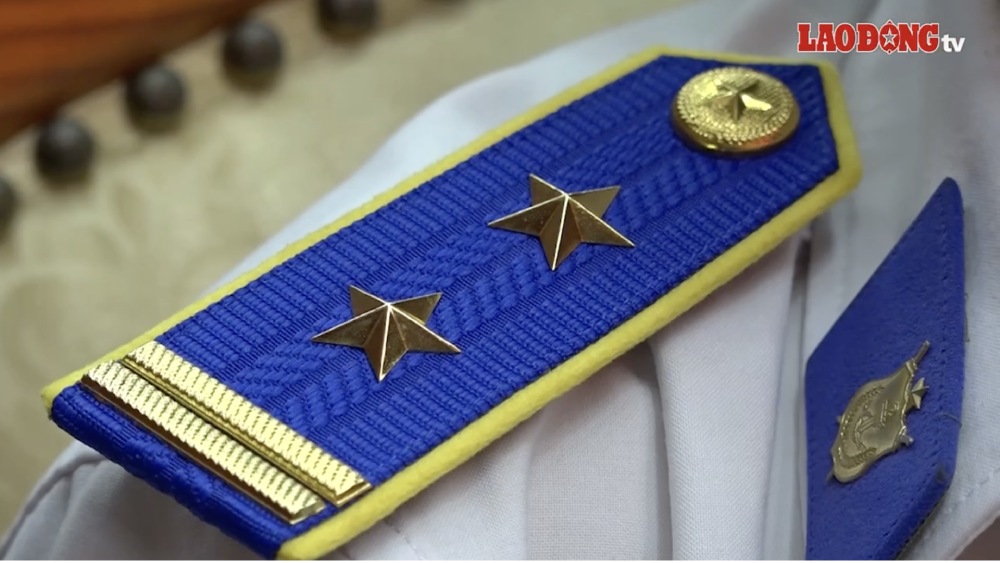 38 comrades promoted to military ranks ahead of schedule at Coast Guard Region 4 Command