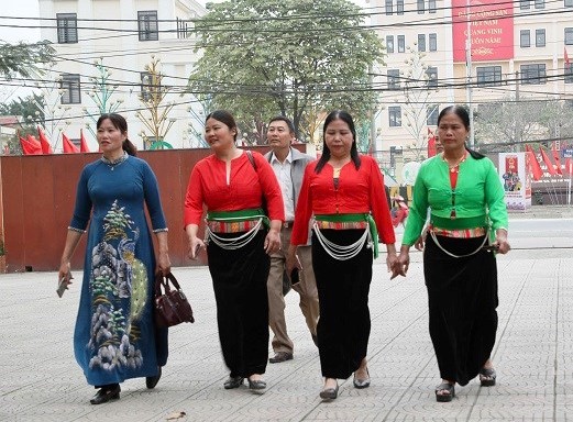 Village heads represent villages and residential groups in relations related to the activities of the residential community according to the provisions of law. Photo: Thuy Anh