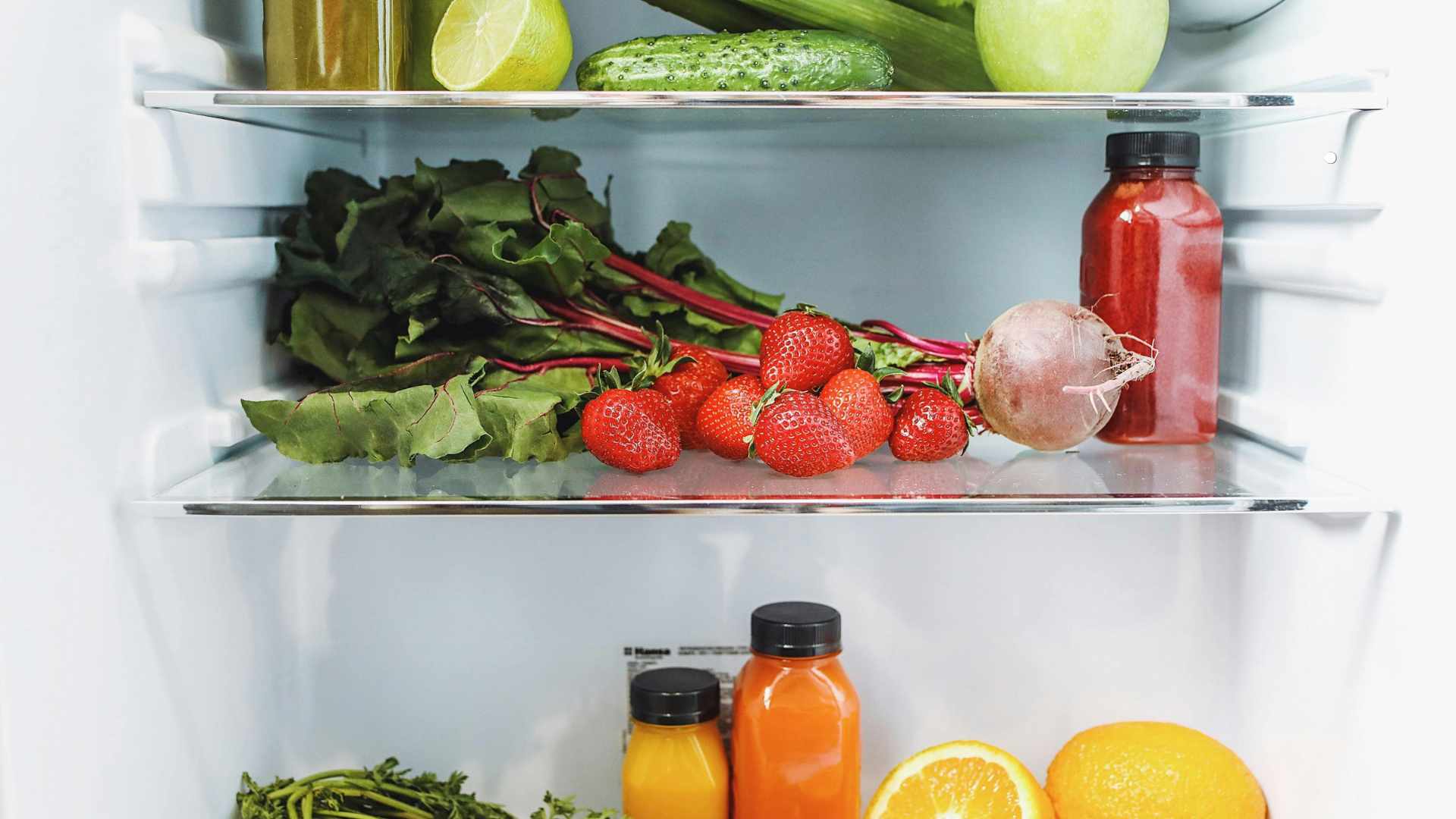 Green vegetables should be stored separately in groups to limit cross-degree damage. Graphic photo: Huong Son