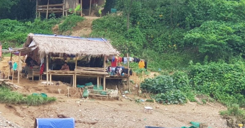Sạt lở bờ sông Mã đe dọa người dân xã Trung Sơn