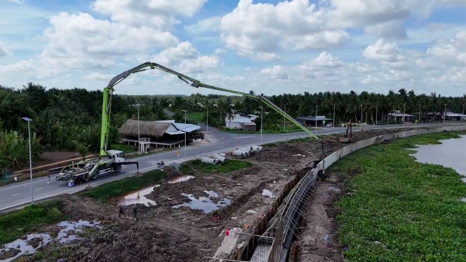 Freshwater reservoir infrastructure in Vinh Long is gradually forming after a period of construction. Photo: Hoang Loc