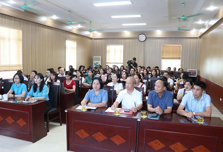 Overview of the Trade Union Financial Work Professional Training Conference. Photo: Luong Ha