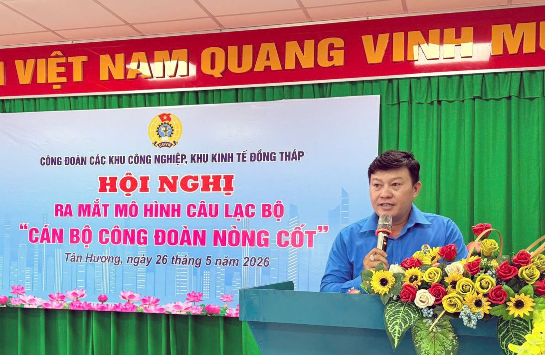Chủ tịch Công đoàn các Khu công nghiệp, Khu kinh tế Đồng Tháp Nguyễn Thanh Nhàn phát biểu tại hội nghị. Ảnh: Thanh Nhàn