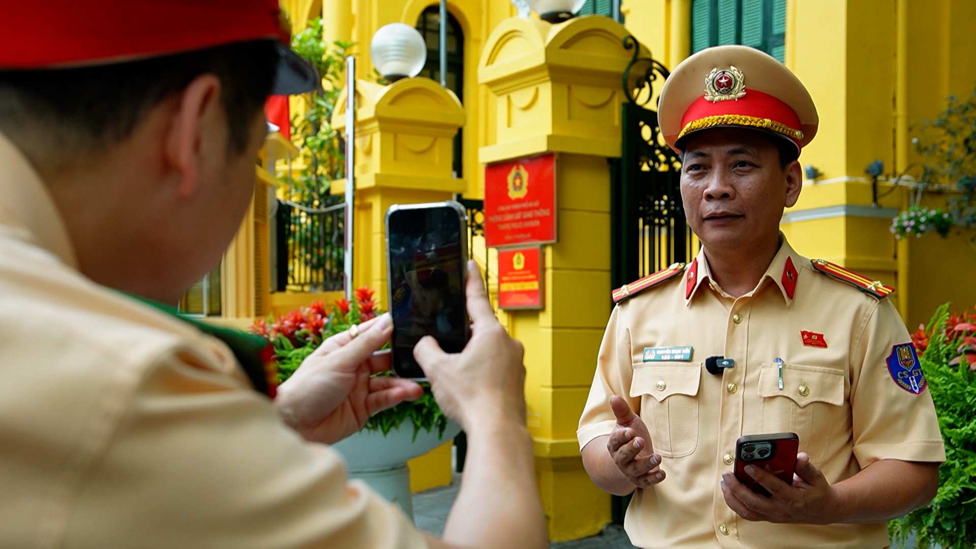 Behind the million-view videos of Hanoi Traffic Police