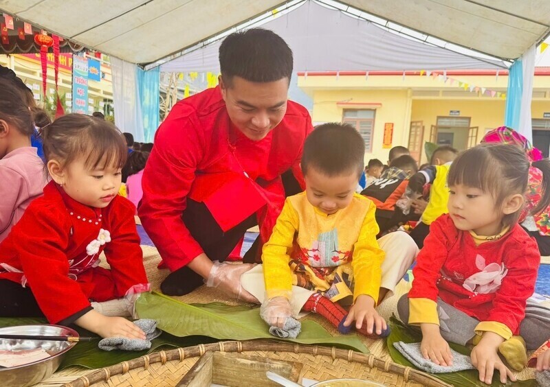 Lang Son has 2,818 children supported with lunch, 1,729 children supported with tuition fees and 1,132 managers, teachers, and staff who enjoy policies. Photo: Khanh Linh