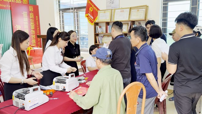Phu Lien ward organizes the payment of compensation for site clearance for the National Highway 5 - National Highway 10 connecting road project, contributing to accelerating the project progress. Photo: Phu Lien ward e-Portal