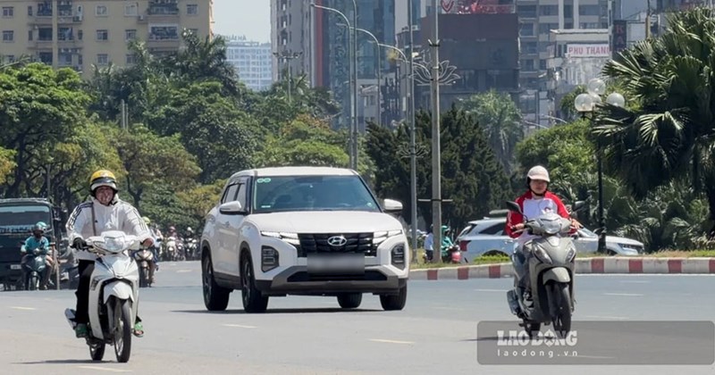 Cách làm mát và bảo vệ xe hơi khi đỗ lâu dưới trời nắng gắt