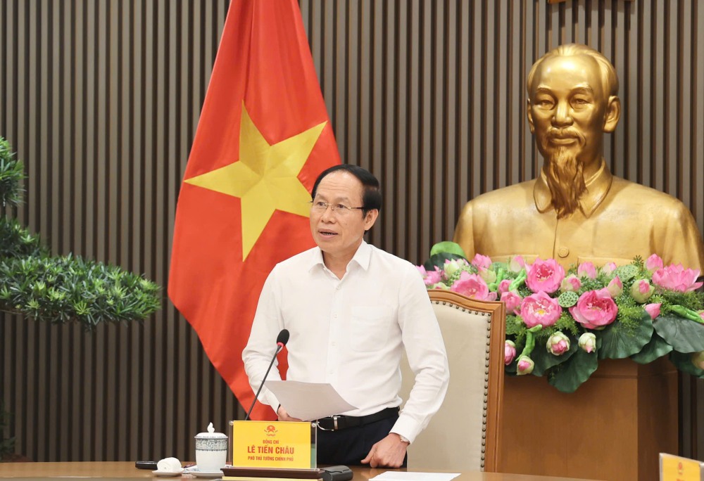 Member of the Party Central Committee, Deputy Prime Minister Le Tien Chau chaired a meeting on the general review of the system of legal documents. Photo: VGP