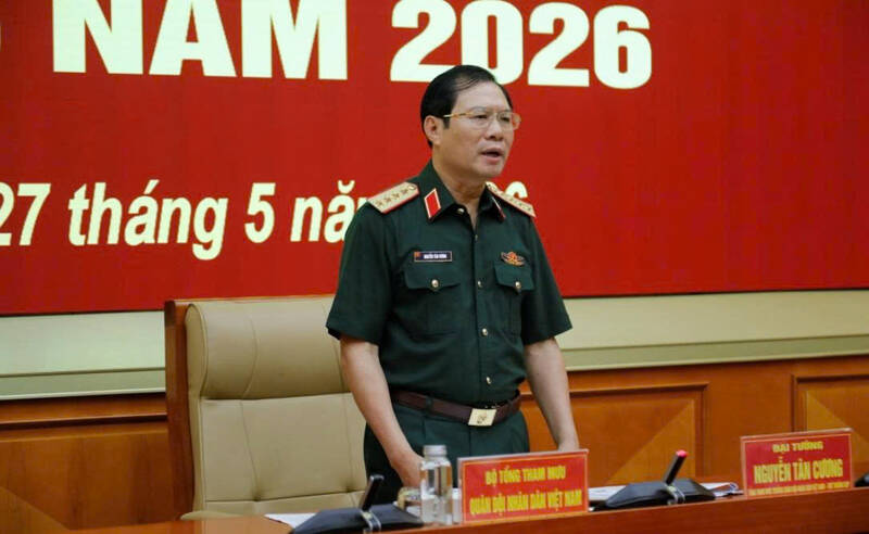 General Nguyen Tan Cuong - Member of the Party Central Committee, Member of the Standing Committee of the Central Military Commission, Chief of the General Staff of the Vietnam People's Army, Deputy Minister of National Defense chairs the May 2026 General Staff meeting. Photo: Ministry of National Defense
