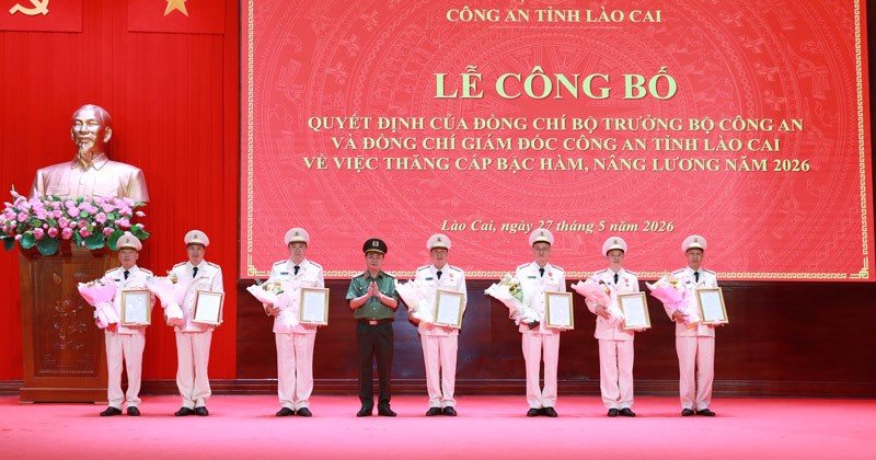 Lào Cai: Công an thăng cấp, tăng lương cho 1.226 cán bộ, chiến sĩ