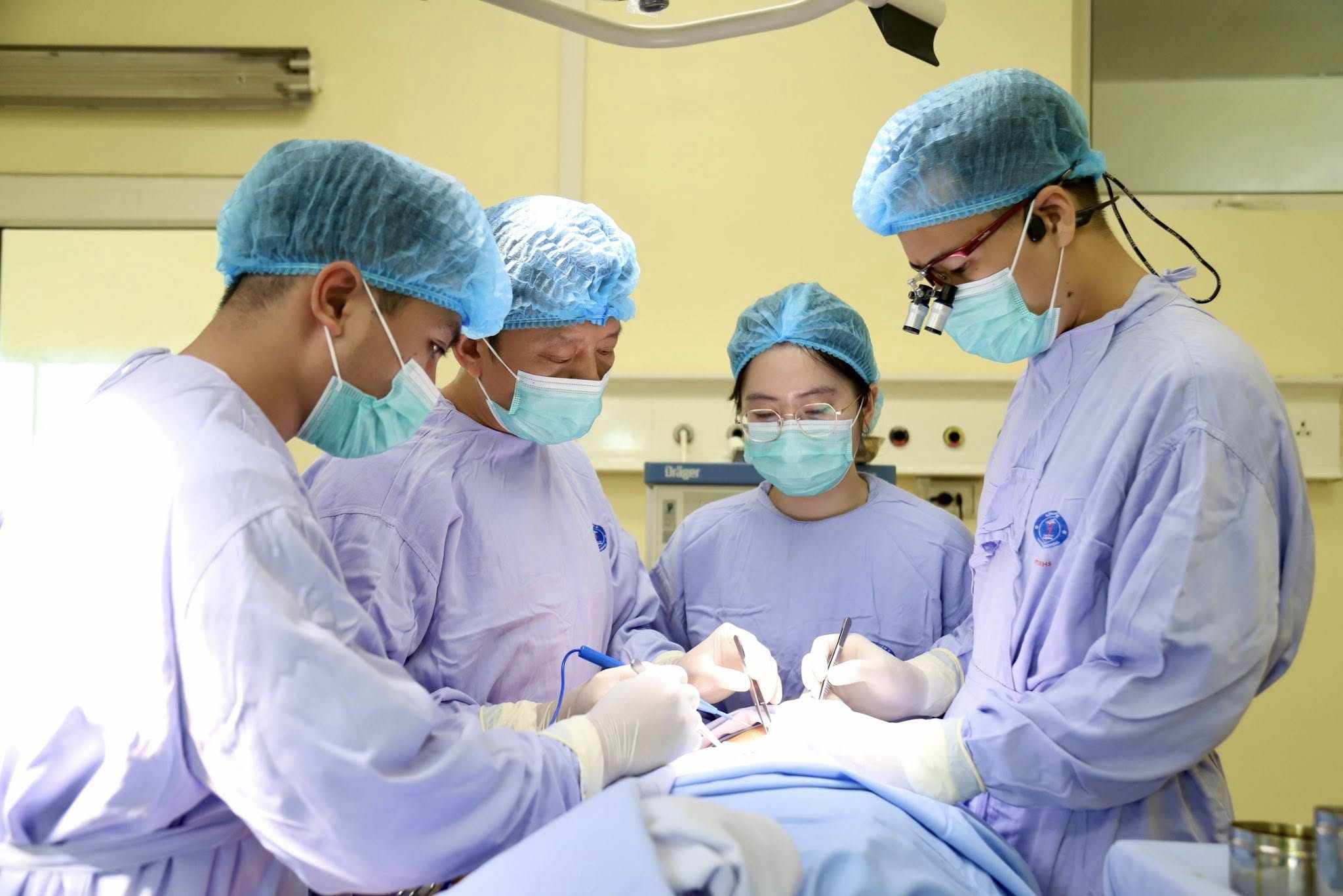 Successful surgery for tongue cancer in a 33-year-old patient using modern microsurgery techniques. Photo: Tran Ha