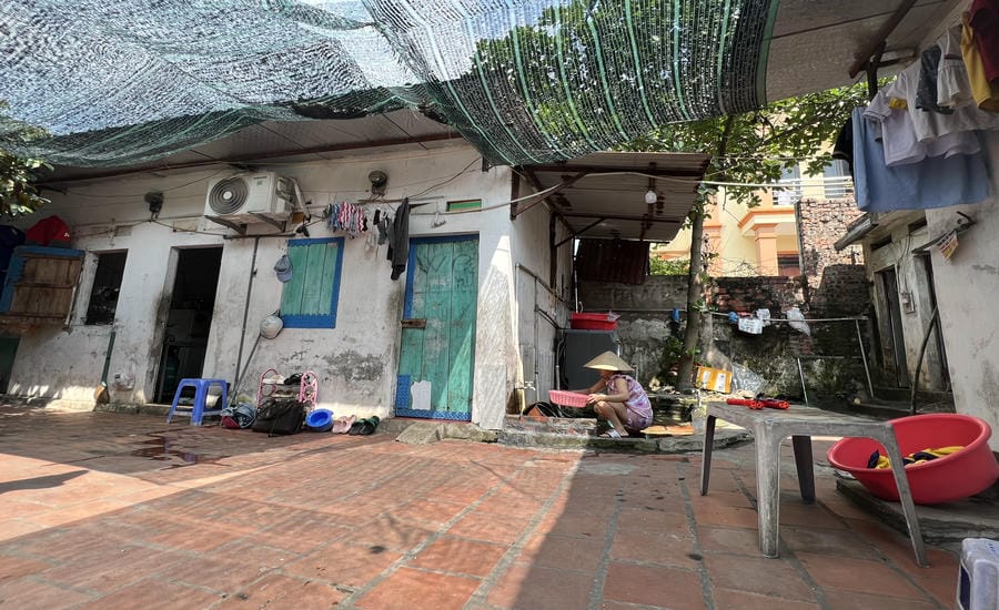 Rooms for workers to rent near Thang Long Industrial Park currently charge electricity for workers from 3,000 VND - 3,500 VND/kWh. Photo: Minh Phuong