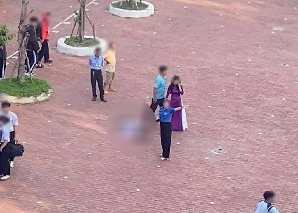 Ho Chi Minh City Department of Education and Training refutes information that female students jumped from buildings due to academic pressure. Photo: Reader provided
